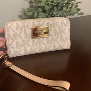 Michael Kors wallet